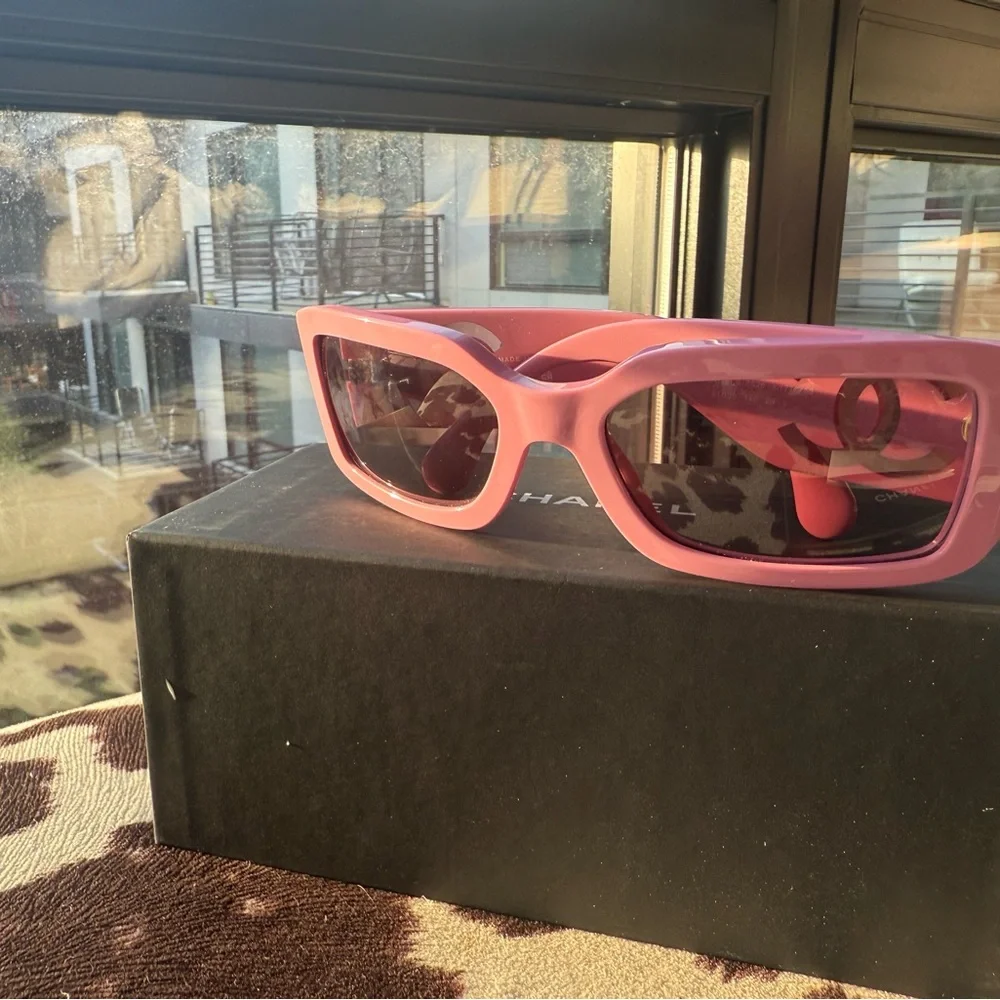 CHANEL Pink Rectangular Sunglasses with CC Cutout Temples - Picture 10 of 13
